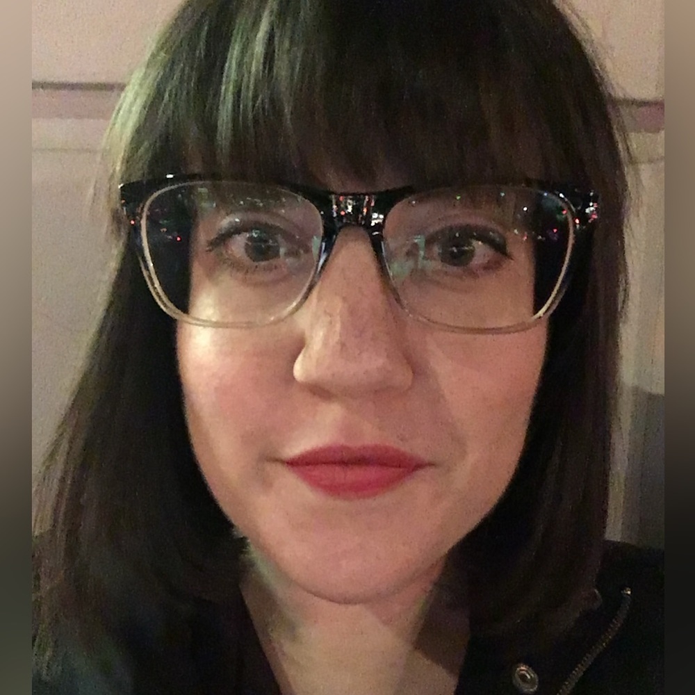 Meet your Posher, Caitlin